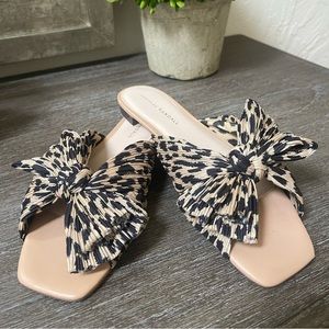 LOEFFLER RANDALL Daphne Leopard Print Flat Pleated Knot Bow Sandal | Size 8.5